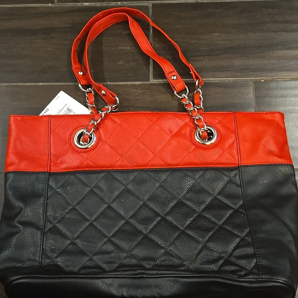 Nine West Quilted Red and Black Tote NWT - Picture 3 of 6